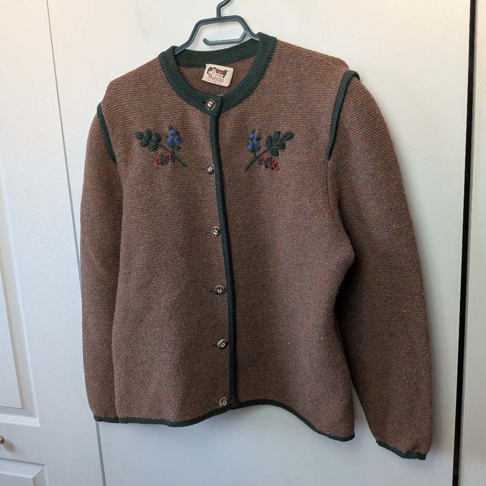 VTG ASTRIFA Women 100% Wool Cardigan Size 44 = 12-14 US Brown Green Colors
